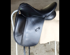 pic of Ideal Dressage saddle